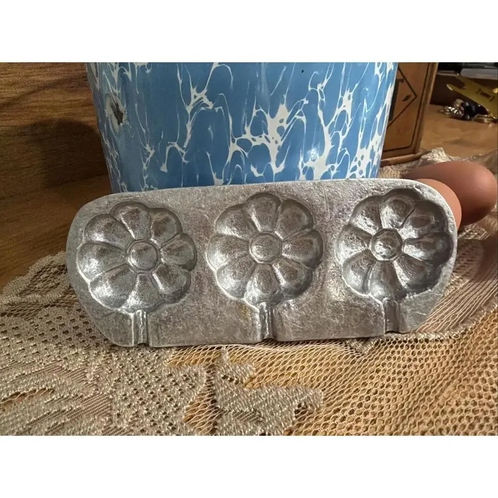 Vintage Pewter Chocolate Candy Ice Cream Mold Daisy Flower 3 Lollipop Spring